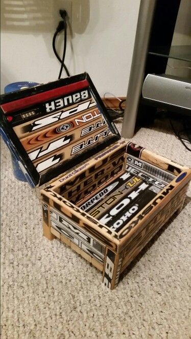 Blanket Chest Hockey Locker Room Ideas, Diy Hockey Gifts, Hockey Crafts Diy Gift Ideas, Diy Hockey Decor, Hockey Stick Organization, Pallet Hockey Stick Holder, Hockey Stick Storage Box, Hockey Organization, Hockey Stick Crafts