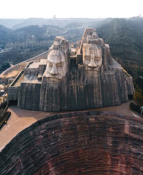 The sculpture of Emperors Yan and Huang Located in the Ancient Capital City📍Zhengzhou🇨🇳 also the birthplace of the Huang Emperor👑 📷Photo… Yellow River, Heavenly Places, Secrets Of The Universe, Zhengzhou, Travel Decor, Africa Travel, European Travel, Capital City, Travel Around The World