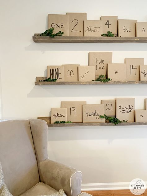 Diy Advent Calendar Ladder, Baby Christmas Advent Calendar, Minimal Advent Calendar, Natural Advent Calendar, Christmas Book Advent, Books Advent Calendar, Cute Advent Calendar Ideas, Avent Calendar Ideas, Diy Book Advent Calendar