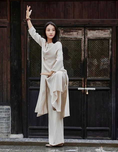 Kung Fu Outfit Women, Kung Fu Women, Tai Chi Aesthetic, Kung Fu Aesthetic, Tai Chi Poses, Kung Fu Outfit, Tai Chi Clothing, Hanfu Modern, Chinese Kung Fu