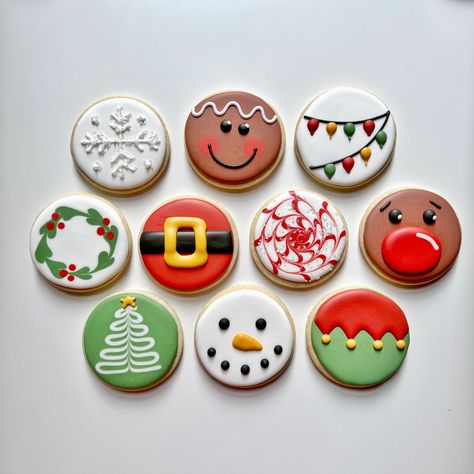 Easy Christmas Royal Icing Cookies, Circle Christmas Cookies, Decorate Cookies With Royal Icing, Easy Christmas Cookies Decorating, Christmas Sugar Cookie Designs, Graceful Baker, Christmas Cookies Packaging, Christmas Sugar Cookies Decorated, Cookie Decorating Supplies