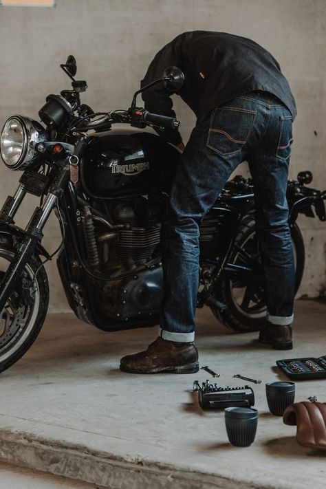 Mechanic Man Aesthetic, Aesthetic Biker Boy, Rugged Motorcycle Style Men, Motorcycle Men Aesthetic, Mechanic Aesthetic Men, Biker Man Aesthetic, Mechanic Outfit Men, Biker Men Aesthetic, Rugged Man Aesthetic