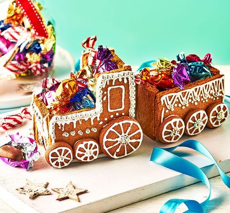 Festive Bread, Christmas Centrepiece, Gingerbread Train, Gingerbread House Ideas, Christmas Baking Recipes, Ice Cake, Bbc Good Food, Sugar Sprinkles, Downloadable Templates