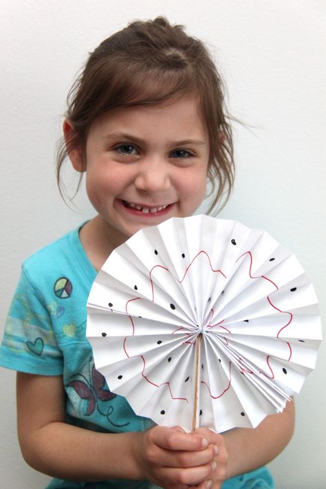 Make A Fan Craft, Making Paper Fans, Make A Fan, How To Make A Fan, Paper Fan Craft For Kids, Paper Fan Craft, Paper Fans Diy, Preschool Popsicle, Smashed Peas