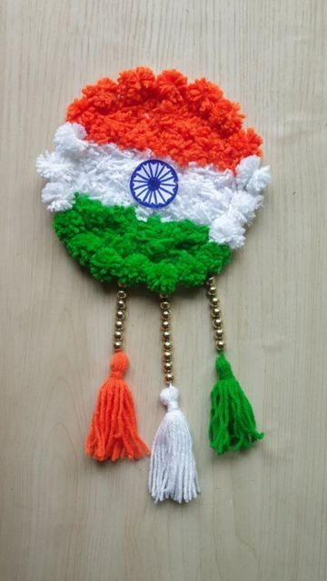 Indipendente Day Craft Idea For, Independence Day Crafts For Kids, Diy Craft Hacks, Independence Day Drawing, Independence Day Theme, Flag Wall Hanging, Rakhi Making, Woolen Craft, Wooden Containers