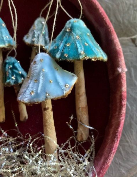 Silk Velvet Mushroom Ornaments Made to Order Woodland Velvet - Etsy Canada Cloche Terrarium, Terrarium Display, Fairy Mushrooms, Mushroom Ornaments, Mushroom Crafts, Handmade Fairy, Mushroom Decor, Woodland Christmas, Dyed Silk