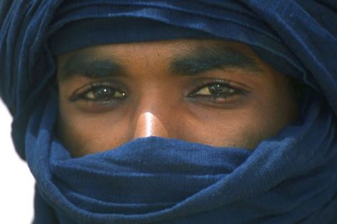 a_bee-tuareg-fezzan-libia (1) Cai Arabi, Tuareg People, Arab Men, African People, Arabian Nights, People Of The World, Morocco, Eye Candy, Beautiful People