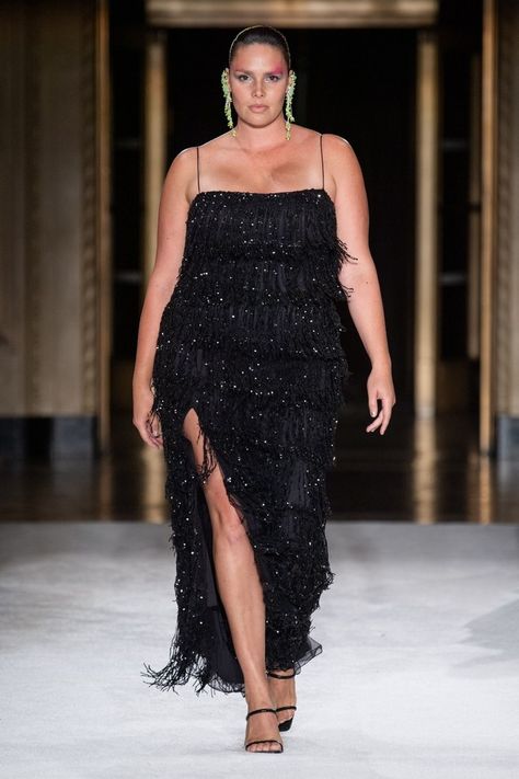 Christian Siriano Primavera Verano 2020 Pret-A-Porter - Pasarelas | Vogue España Nyfw Runway, Plus Size Party Dresses, فستان سهرة, Christian Siriano, Fashion 2020, London Fashion, Curvy Fashion, Fashion Week Spring, New York Fashion Week