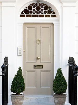 Interior Door Color, Exterior Paint Colours, Feng Shui Front Door, Beige House, Door Planter, Best Exterior Paint, Beige Home, Beautiful Front Doors, Door Colors