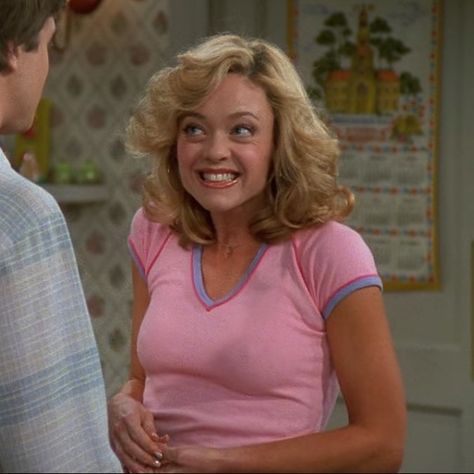 Lori That 70s Show, Laurie That 70s Show, Lisa Robin Kelly, Farah Fawcett Hair, Lisa Kelly, 70s Show, Film Icon, That 70s Show, Tv Characters