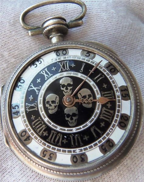 Skull pocket watch Skull Watch, Skeleton Watches, Skull Fashion, Skull And Bones, Dieselpunk, Vegetable Tanned Leather, Cool Watches, Pocket Watch, Skeleton