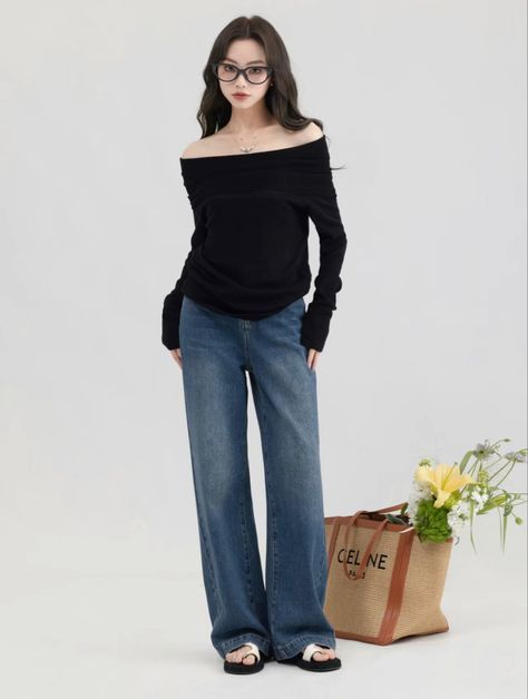 Black Straight Fit Jeans Outfit, Straight Body Type Outfits, Simple Style Outfits, Korean Casual Outfits, Cute Everyday Outfits, Curvy Outfits, Korean Outfits, Casual Style Outfits, Lookbook Outfits