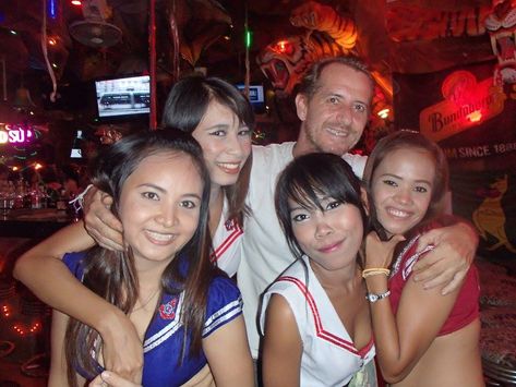 Bar girls "Walking Street" Angeles City Papanga Philippines Angeles City Philippines, Luzon Philippines, Spa Massage Room, Central Luzon, 2009 Fashion, India Street, Asian Street Food, Chef Wear, Native American Artwork