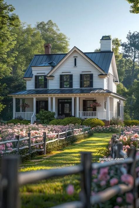 Dream House Farmhouse, Barn Houses, Luxurious Homes, Farmhouse Exterior Design, Pretty Houses, Dream Farmhouse, Farmhouse Architecture, Victorian Farmhouse, Dream Life House