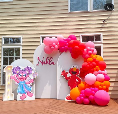 Sesame Street 1st Birthday Party Girl, Sesame Street Girl Birthday Party, Elmo 1st Birthday Party Girl, Abby Cadabby And Elmo Birthday Party Ideas, Pink Elmo Birthday Party, Sesame Street Birthday Party Ideas Girl, Elmo Birthday Party Girl 2nd, Elmo Birthday Balloon Garland, Elmo First Birthday Party Girl