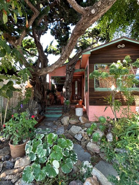 Beach Aesthetic House, La House Aesthetic, San Diego Vibes, San Diego Aesthetic, San Diego Apartments, Tiny Beach House, Beachwood Canyon, San Diego Home, Plants House