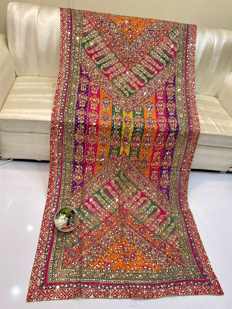 Duppattas Designs Ideas, Pakistani Dupatta, Angrakha Kurti, Dresses By Texture, Eid Looks, Pakistani Bridal Dress, New Kurti Designs, Bff Hands Aesthetic, Latest Bridal Dresses