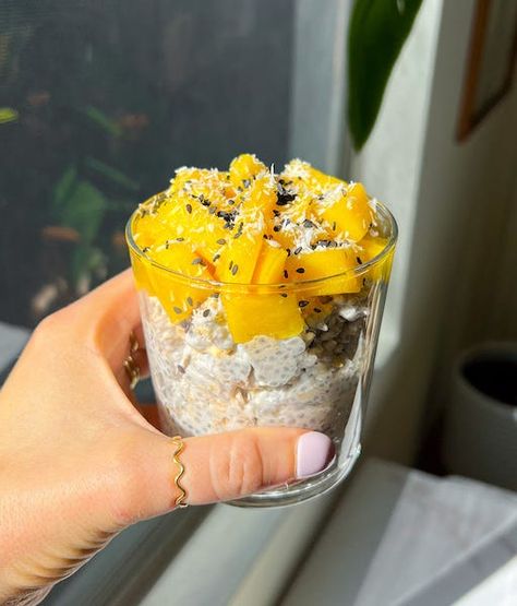 "Mango Sticky Rice" Inspired Overnight Oats