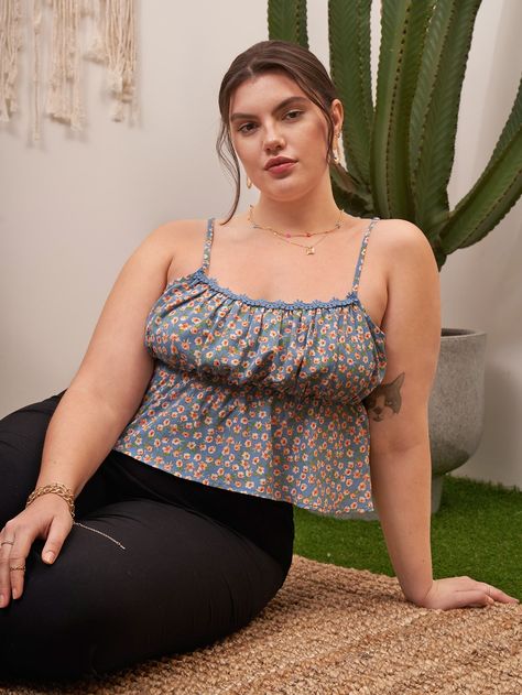 Shorts Under Dress, Floral Cami Top, Beautiful Casual Dresses, Glamour Photo, Floral Cami, Fashion To Figure, Top Shein, Gorgeous Eyes, Plus Size Tank Tops