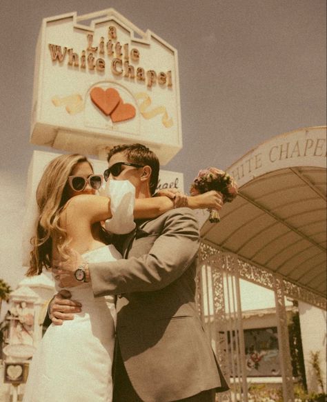 Vintage Vegas Engagement Photos, 70s Vegas Wedding, Las Vegas Elopement Aesthetic, Vintage Vegas Wedding Aesthetic, Las Vegas Wedding Aesthetic, Vegas Wedding Photoshoot, Retro Vegas Wedding, Little White Chapel Vegas, Vegas Wedding Aesthetic