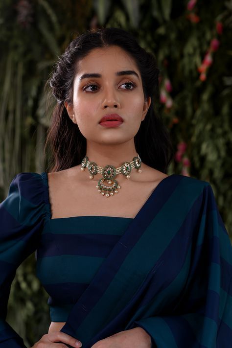 Blue Pintale - Geethika Kanumulli Hairstyle Party, Saree Jacket Designs, Party Design Ideas, Saree Wearing Styles, Simple Saree Designs, New Saree Blouse Designs, Fashionable Saree Blouse Designs, Sari Blouse Designs, Indian Saree Blouses Designs