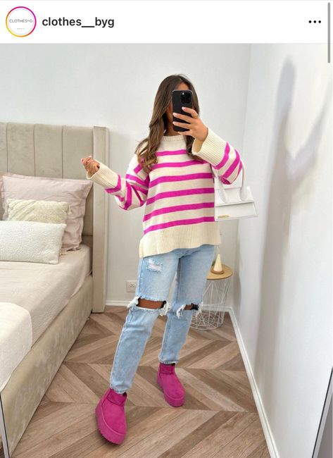 Pink Ugg Boots Outfit, Pink Ugg Outfit, Ugg Rose, Pink Uggs Outfit, Holiday Outfits Winter, Pink Winter Boots, Nyc Ootd, Outfit Ugg, Pink Ugg Boots