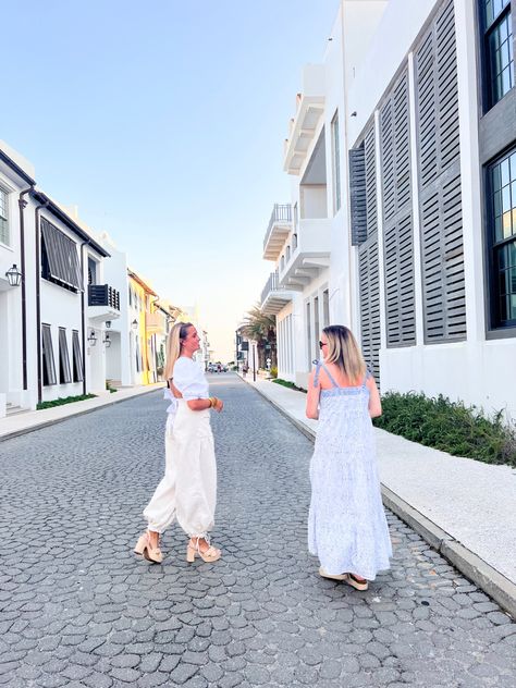 Alys Beach 30A Alys Beach Picture Ideas, Beach Picture Ideas, Bff Stuff, Alys Beach, Beach Picture, Summer Stuff, Beach Vacation Outfits, Vacation Outfit, Charleston South Carolina