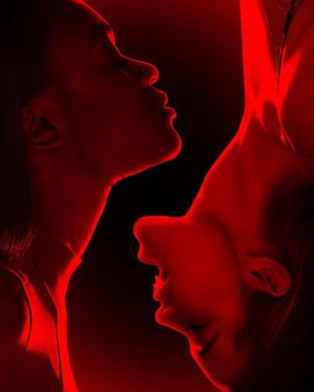 first kill netflix promo pic julliette calliope calliette lesbian wlw gay sapphic VAMPIRES??!???! First Kill, Vampire Kiss, Canine Tooth, Vampire Romances, Vampire Queen, Gothic Vampire, Dark Comedy, Paranormal Romance, Dark Photography