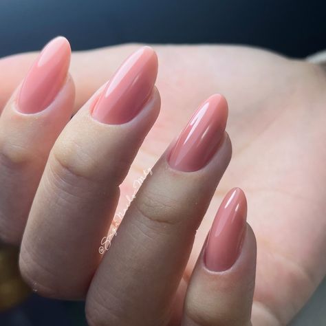 Drymanicure + balance con rubber base Rubber Base Nails, Rubber Nails, Ideas Uñas, Minimal Nails, Nail Idea, Manicure Y Pedicure, Nails Inspo, Cute Nails, Nail Inspo