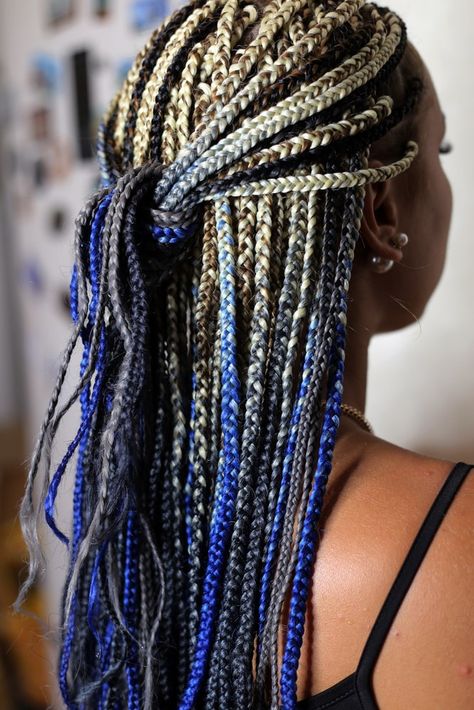 Hair Ideas With Braids, Colored Box Braids, Kanekalon Hair, Kanekalon Braiding Hair, Afro Braids, Kanekalon Hairstyles, Colored Braids, Hair Color Pastel, Micro Braids