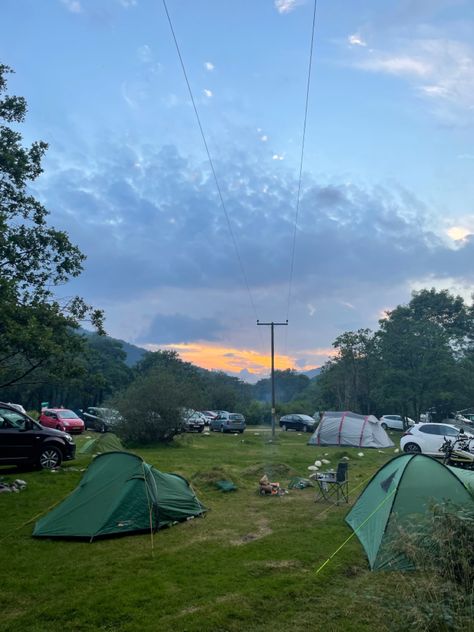 Camping Astethic Friends, Camping Uk Aesthetic, Childhood Camping Aesthetic, Camping Scotland, Uk Campsites, Camping Uk, Camping In The Rain, Camping Cornwall, Camping In Ohio