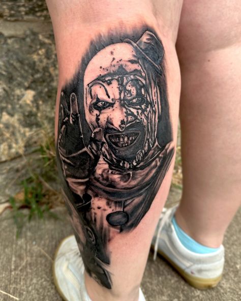 The Terrifier 🩸 Adding onto a horror leg sleeve, swipe to see healed Captain Spaulding 🤡 Captain Spaulding Tattoo, Horror Leg Sleeve, Terrifier Tattoo, Tattoo On Calf, The Terrifier, Captain Spaulding, Leg Sleeve, Leg Sleeves, Tattoo On