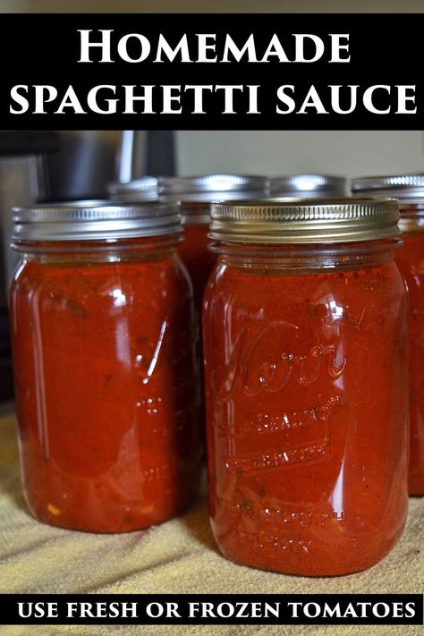 Learn how to make homemade spaghetti sauce from scratch with fresh tomatoes (or frozen). Great for pasta, pizza or spaghetti squash. Big Batch Spaghetti Sauce, Spaghetti Sauce For Canning, Homemade Spaghetti Sauce From Scratch, Fresh Tomato Spaghetti Sauce, Spegetti Sauce, Frozen Tomatoes, Homemade Canned Spaghetti Sauce, Mushroom Spaghetti Sauce, Spaghetti Sauce From Scratch