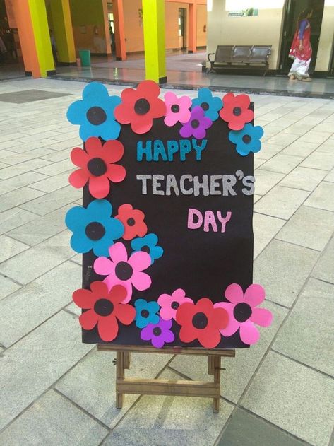 Teacher's Day Soft Board Ideas, Parents Day Decoration Ideas In School, Happy Teachers Day Chart Ideas, Flowers Day Celebration At School, Teacher's Day Board Decoration Ideas Kindergarten, Teachers Day Soft Board Decoration, Happy Teachers Day Decoration Ideas, Decoration For Teachers Day Celebration, Happy Teachers Day Board Decoration