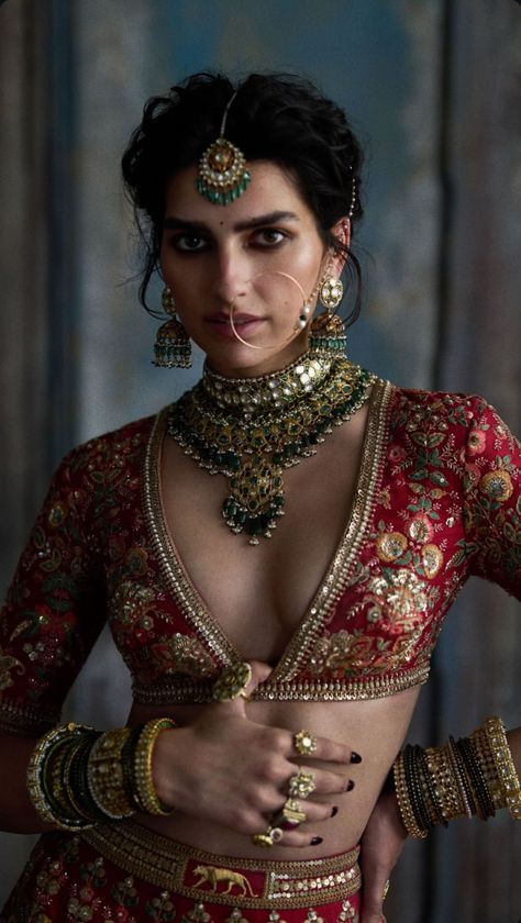 Bridal 2024, Sabyasachi Mukherjee, Bridal Mehndi Dresses, Indian Luxury, Bridal Mehendi Designs, Stylish Wedding Dresses, Desi Fashion Casual, Sister Outfits, Indian Fashion Saree