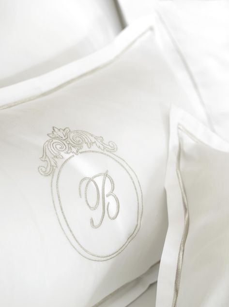 Fanna by Mirabel Slabbinck - customized bedding set with a monogram embroidery design Unique Duvet Covers, Made Bed, Cool Comforters, Embroidered Bedding, Grey Linen Bedding, Dream Furniture, Luxury Sheets, Unique Beds, High Quality Bedding