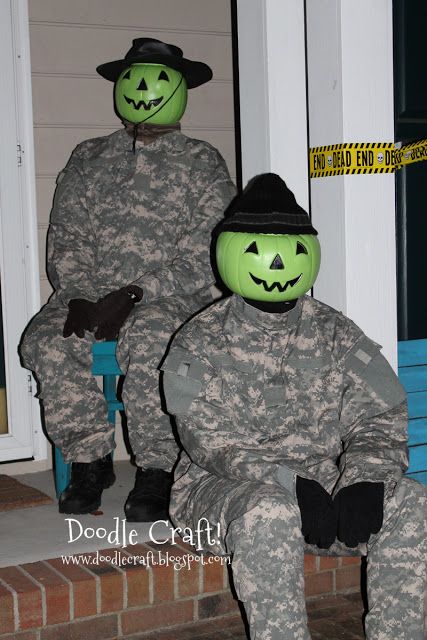 ACU Pumpkin head DUMMY! Which one is the dummy? Make a life size dummy and costume for yourself too. Then on Halloween night, no one will be able to tell the dummy from the human and it's twice as spooky! Diy Halloween Dummy, How To Make A Dummy For Halloween, Medical Training, Pumpkin Head, Halloween Inspiration, Crafts And Diy, Halloween Night, Creative Team, My Hubby