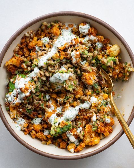 Cauliflower Bowls Healthy, Summer Veggie Meals, Erewhon Buffalo Cauliflower Recipe, Rainbow Cauliflower Recipe, Meals With Cauliflower, Summer Dinner Recipes Vegetarian, Buffalo Cauliflower Bowl, Plant Based Summer Recipes, Vegetarian Bowl Recipes