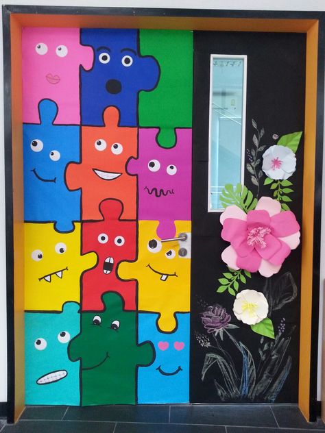 Classroom door with cute puzzle of emotion and flowers for Songkran theme Emotion Classroom Decoration, Emotions Decoration Classroom, Puzzle Door Decorations Classroom, Preschool Emotions, Emotions Preschool Activities, Preschool Displays, Class Door Decorations, Classroom Door Ideas, Valentines Dance