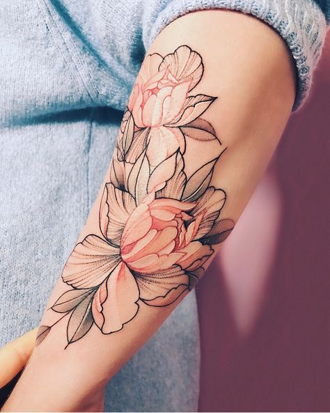 peonies Illustration Tattoo, Tattoo Shirts, Inspiration Tattoos, Geniale Tattoos, Flower Tattoo Sleeve, Peonies Tattoo, Wolf Tattoos, Tattoo Trends, Disney Tattoos