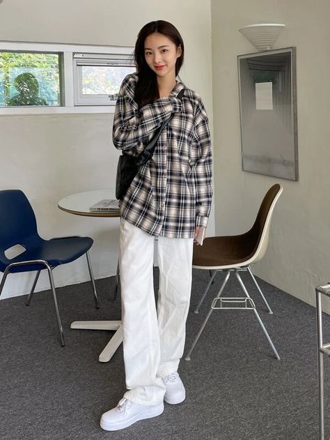 Plaid Shirt Korean Outfit, Korean Fashion Aesthetic, Drop Shoulder Blouse, Oversized Plaid Shirts, Outfit Street Style, Korean Outfit Street Styles, Classy Fits, Shirt Korean, Food Snapchat