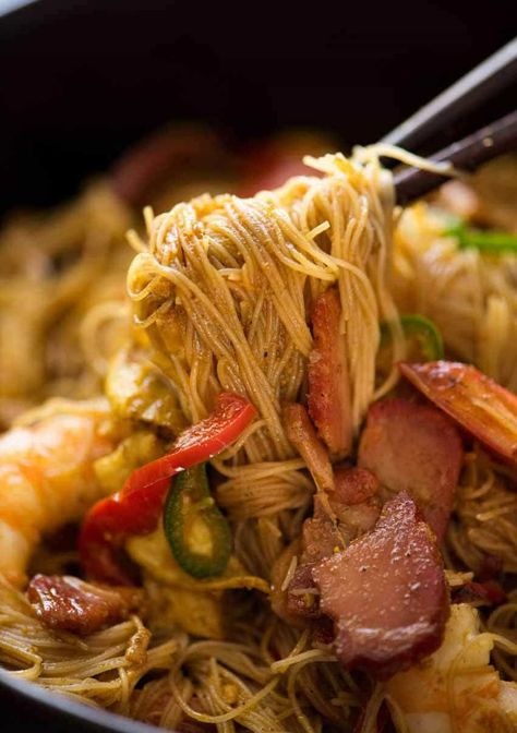 Singapore Street Noodles, Street Noodles, Singapore Street, Noodle Doodle, Food Thai, Curry Seasoning, Char Siu Pork, Singapore Noodles, Chinese Bbq Pork