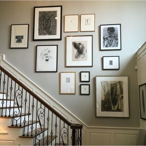 All different sizes mixed in Foto Scale, Stairway Gallery, Stairway Gallery Wall, Staircase Gallery, تحت الدرج, Gallery Wall Staircase, Eccentric Decor, Staircase Wall Decor, Stair Gallery