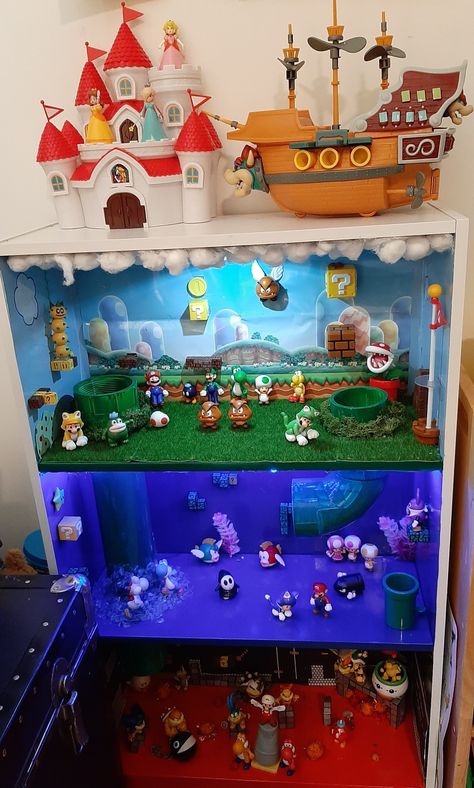 Mario Collection Room, Diy Mario Dollhouse, Diy Mario Playhouse, Super Mario Lego Display Ideas, Lego Mario Display Ideas, Mario Lego Display, Super Mario Doll House, Mario Theme Room, Pokemon Dollhouse