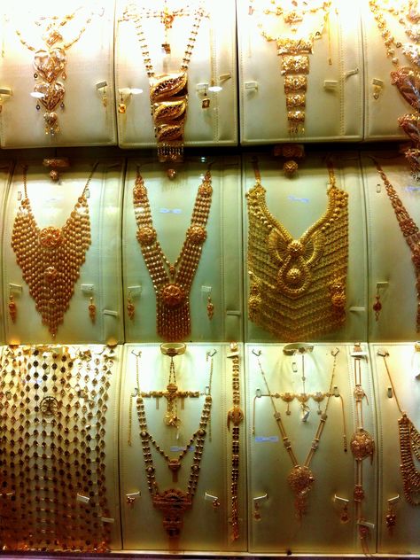 Visit to a gold shop in Saudi Arabia Saudi Arabia Gold Jewelry, Saudi Arabia Jewelry, Saudi Gold, Gold Shop, Saudi Arabia, Gold Jewelry, Chain Necklace, Outfit Inspirations, Money