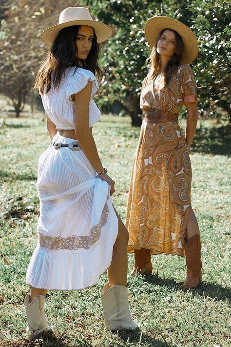 Classy Cowgirl, Western Bohemian, Chasing Unicorns, Ethno Style, Wedding Vision, Western Chic, Boho Chic Outfits, Coastal Cowgirl, Fashion 2024