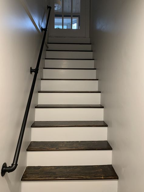 Closed In Staircase, Closed In Staircase Ideas, Interior Stairs Ideas, Enclosed Staircase Ideas, Closed Staircase Ideas, Enclosed Stairs, Closed Staircase, Enclosed Staircase, Stairs Entryway