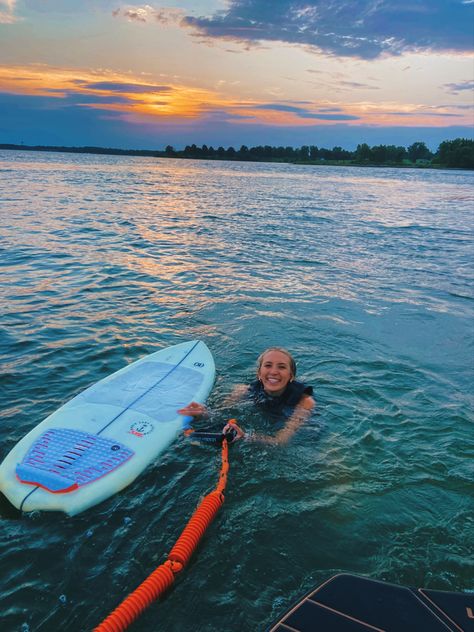 Wake Surfing Aesthetic, Lake Life Aesthetic, Mallory Aesthetic, Lake Pics, Wake Surfing, Wake Boarding, Lake Aesthetic, Surfing Aesthetic, Aesthetic Film