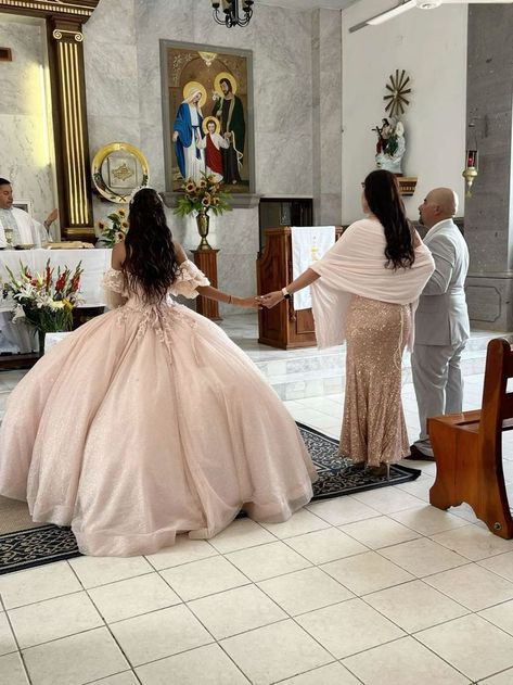 Ballerina Pink Quince Dress, Champagne Pink Quince Dress, Pink Perfection Quinceanera Theme, Quince Ideas Pink, Pink Chambelan Outfits, Pink Quince Court, Champagne Pink Quinceanera Dresses, Chambelanes Outfits Quinceanera Pink, Light Pink Quinceanera Theme