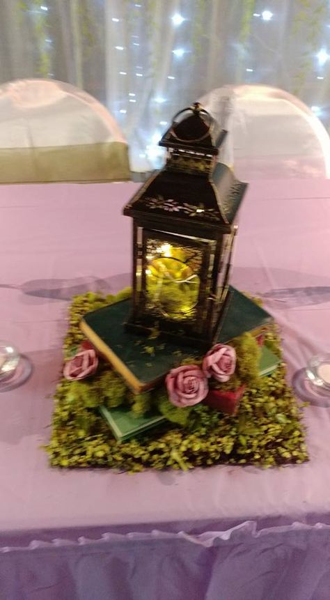 Thrift Centerpiece Wedding Ideas, Enchanted Garden Centerpieces Diy, Enchanted Forest Favors Diy, Enchanted Fairy Centerpieces, Enchanted Forest Centerpiece, Spring Homecoming Theme, Dark Enchanted Forest Theme Quinceanera, Enchanted Forest Sweet 16 Cake, Fairy Tail Wedding Decoration